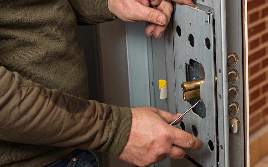 ouverture de porte claquée serrurier Marseille 15